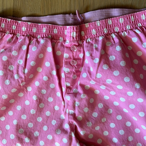 Victoria’s Secret pink pajama bottoms, size medium. Elastic waist, 100% cotton. - Picture 6 of 6